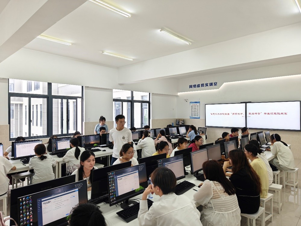 信息技術(shù)學(xué)院學(xué)生技能挑戰(zhàn)賽 軟件與信息技術(shù)服務(wù)領(lǐng)域的實(shí)戰(zhàn)練兵